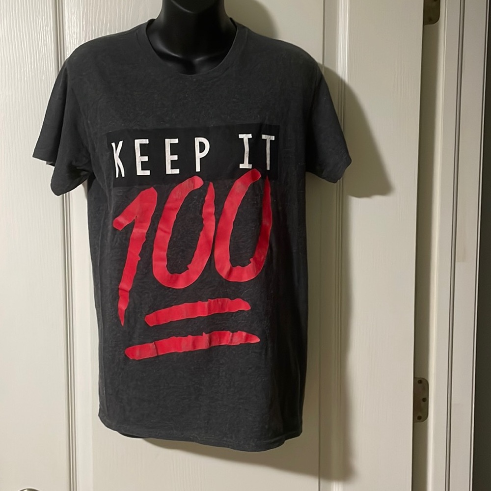 Tee shirt